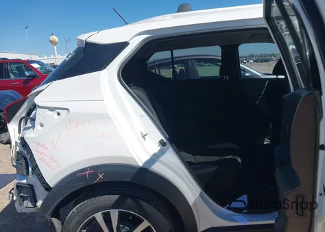 2018 Nissan Kicks Sv из США, поврежденный, VIN 3N1CP5CU2JL533043